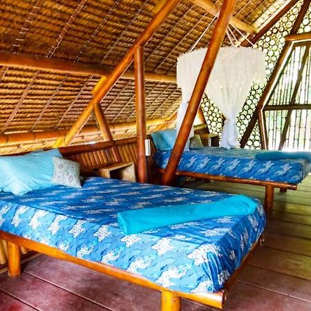 Hotel Southern Mentawai Outpost Sibigau Island Exterior foto