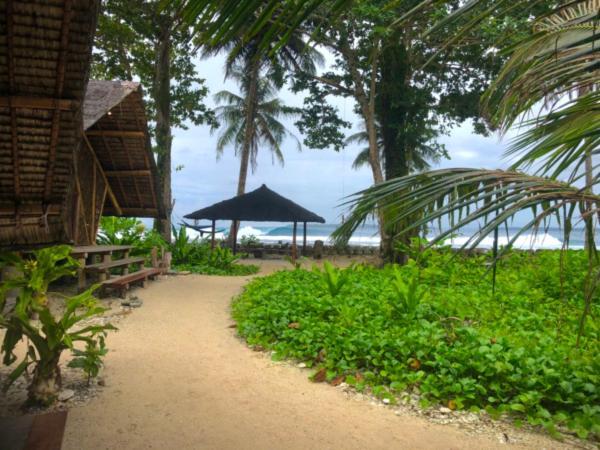 Hotel Southern Mentawai Outpost Sibigau Island Exterior foto